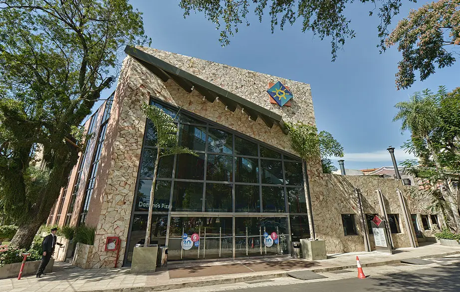 Renovación del Patio de Comidas